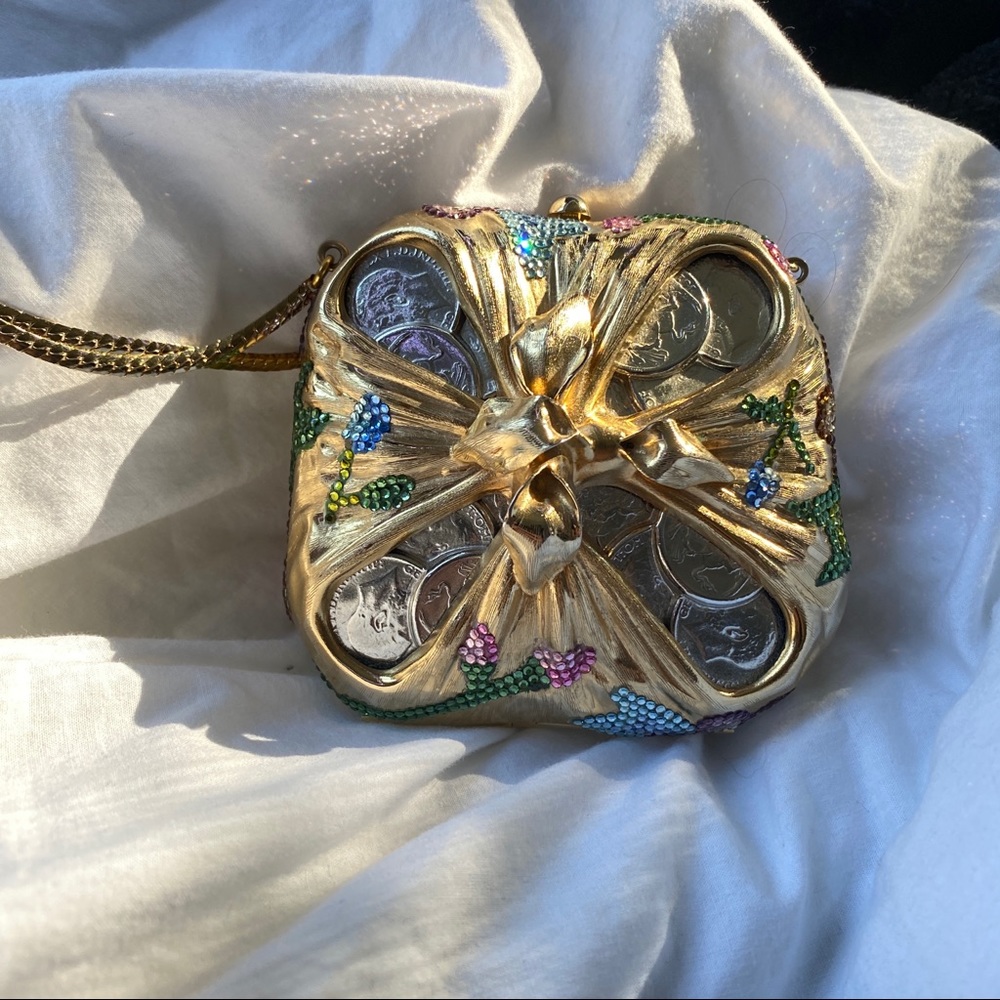 AUTHENTIC JUDITH LEIBER BAG W ORIGINAL BOX